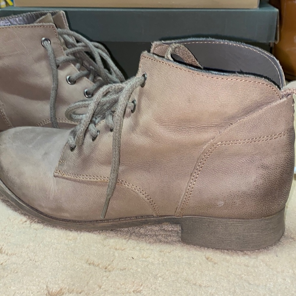 Steve Madden lace up boots